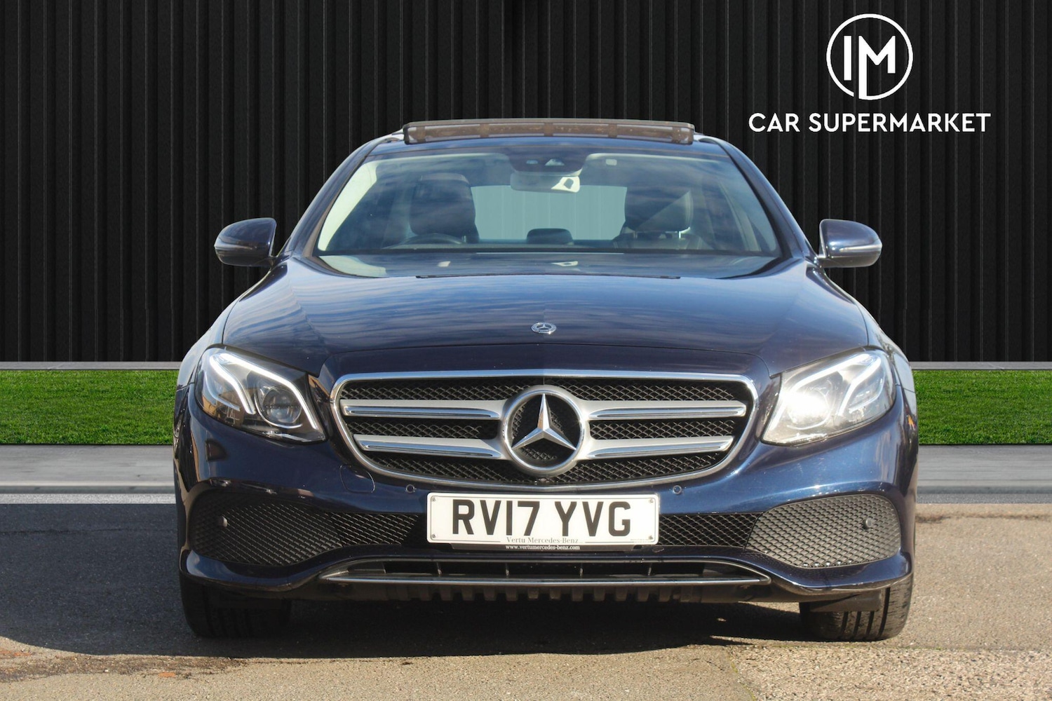 Used Mercedes-Benz E Class for sale - 76473898: Photo 2