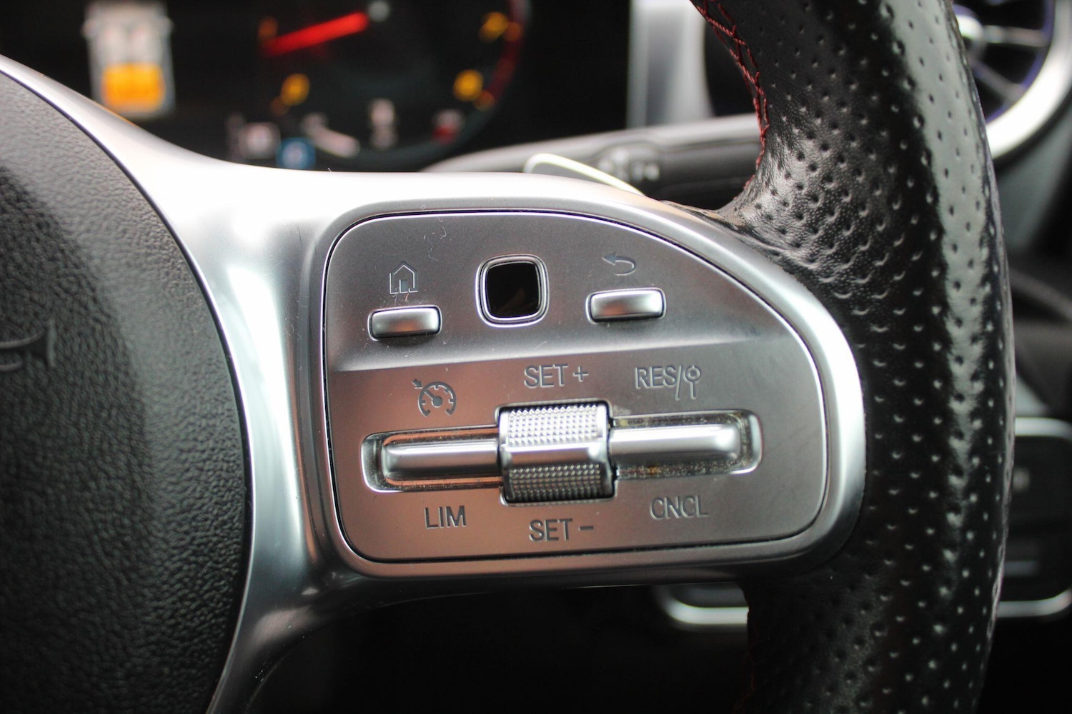 Used Mercedes-Benz A-Class 2018 for sale - 76666659: Photo 35