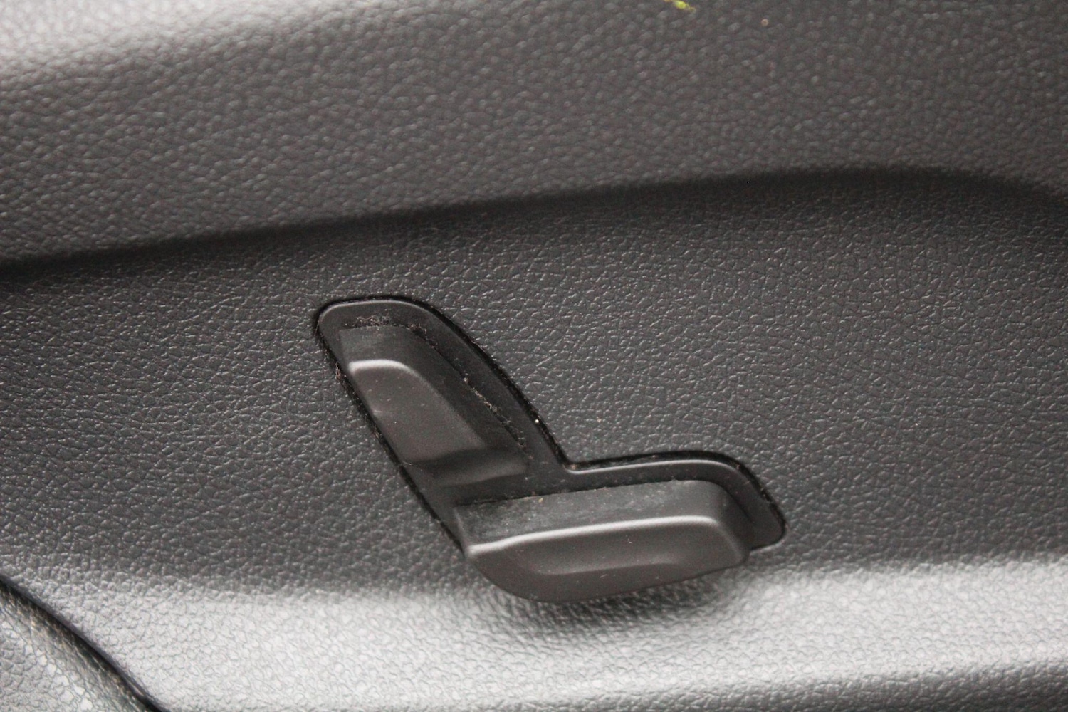 Used Mercedes-Benz GLC 2021 for sale - 76620468: Photo 32