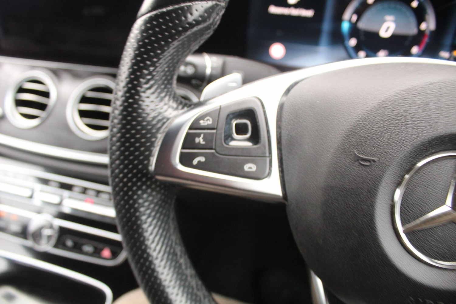 Used Mercedes-Benz E Class 2016 for sale - 76572874: Photo 37