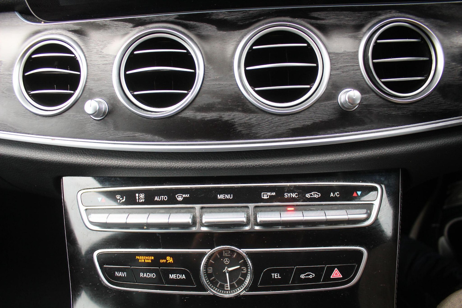 Used Mercedes-Benz E Class 2016 for sale - 76572874: Photo 41