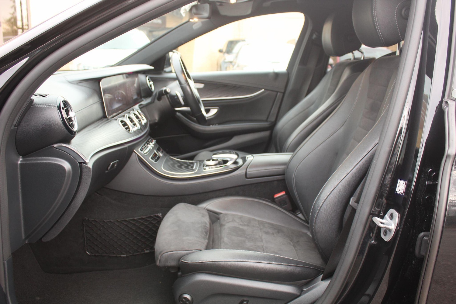 Used Mercedes-Benz E Class 2019 for sale - 77344064: Photo 31