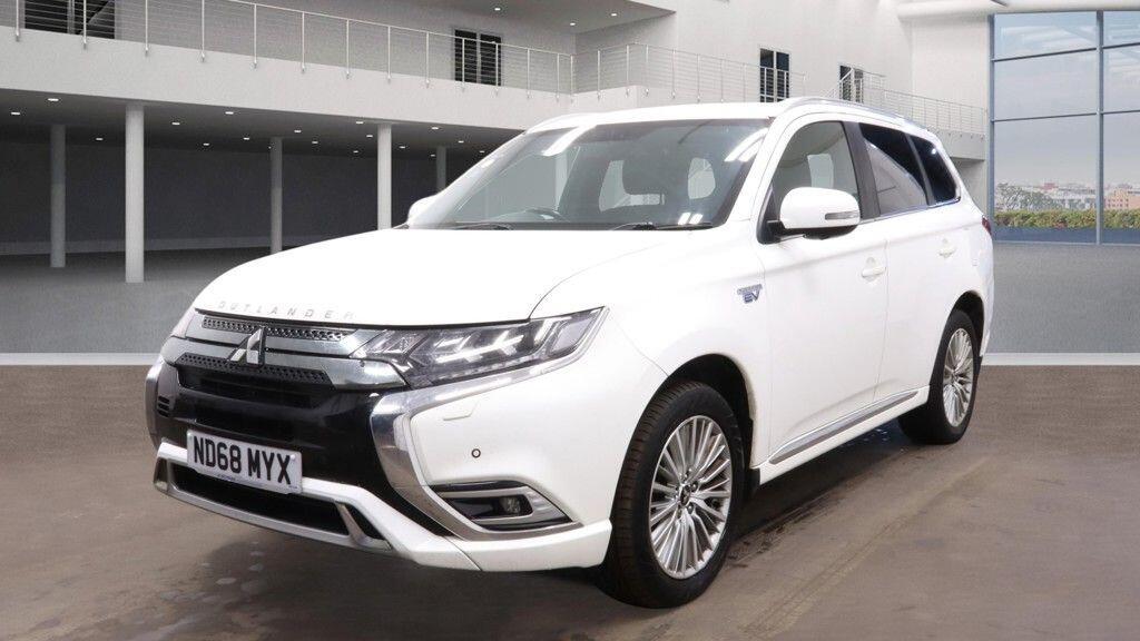Used Mitsubishi Outlander 2018 for sale - 77074217: Photo 2