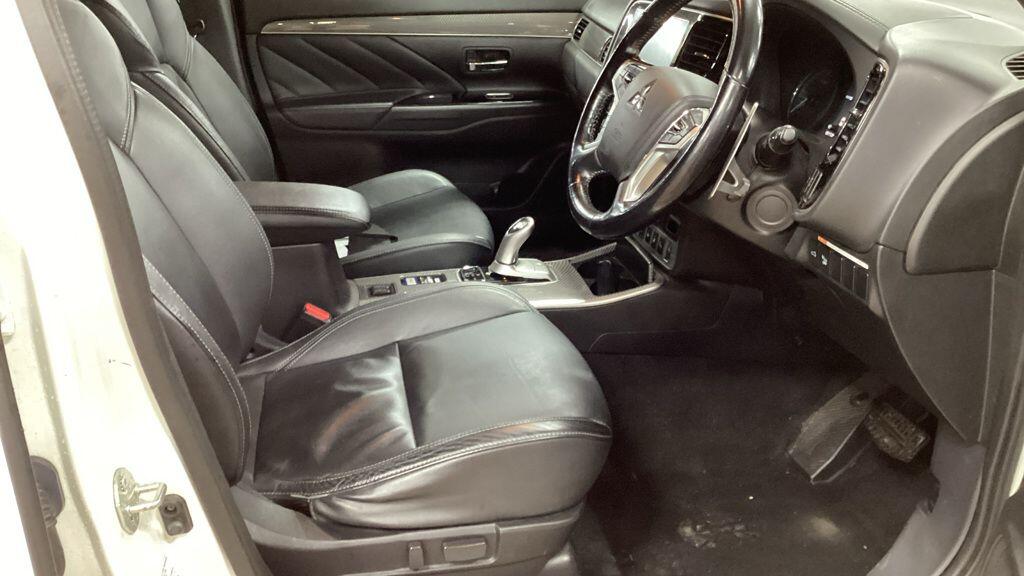 Used Mitsubishi Outlander 2018 for sale - 77074217: Photo 9