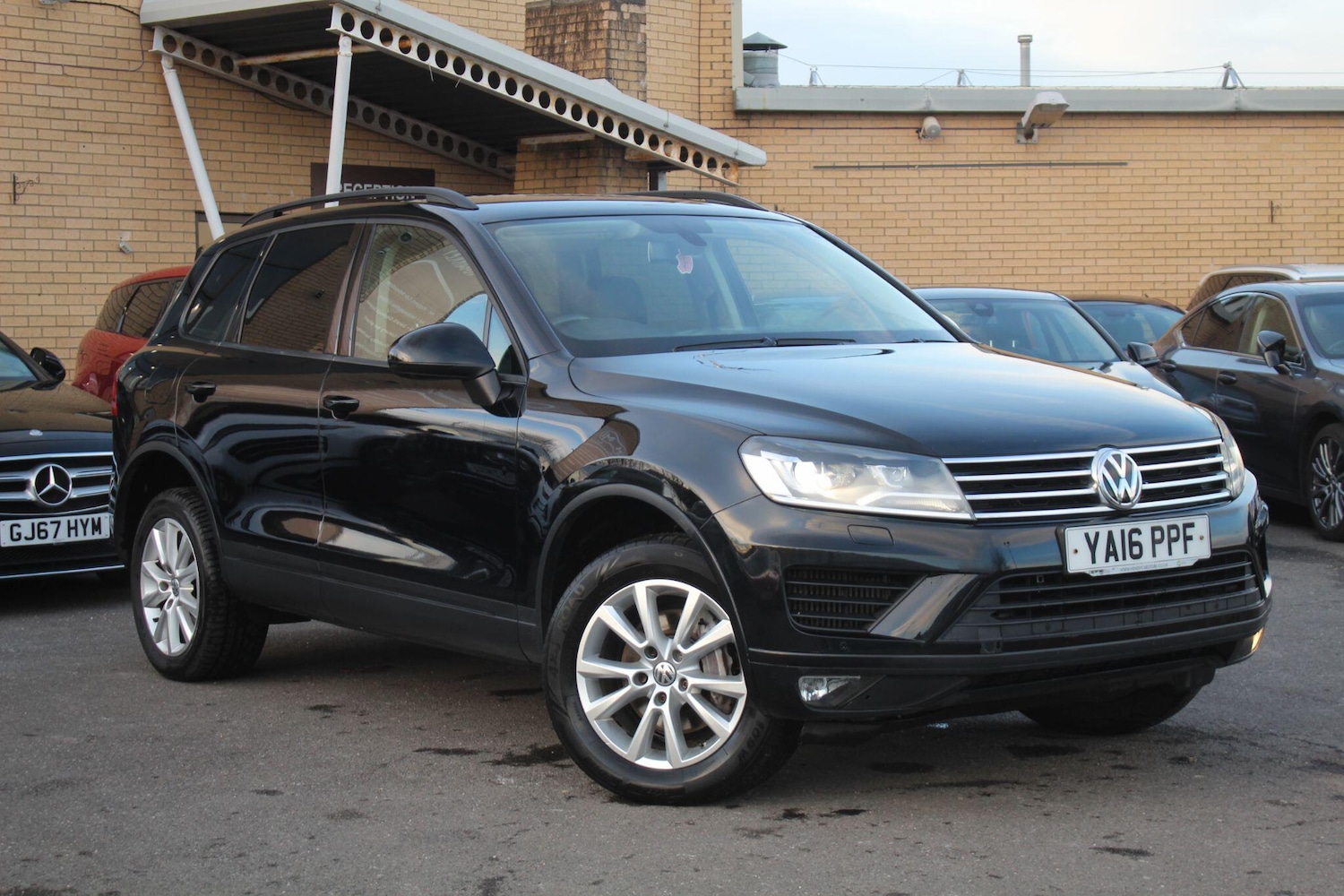 Used Volkswagen Touareg 2016 for sale - 76742892: Photo 2