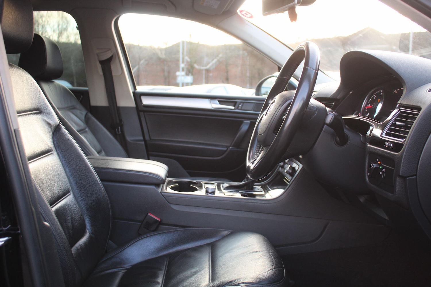 Used Volkswagen Touareg 2016 for sale - 76742892: Photo 32