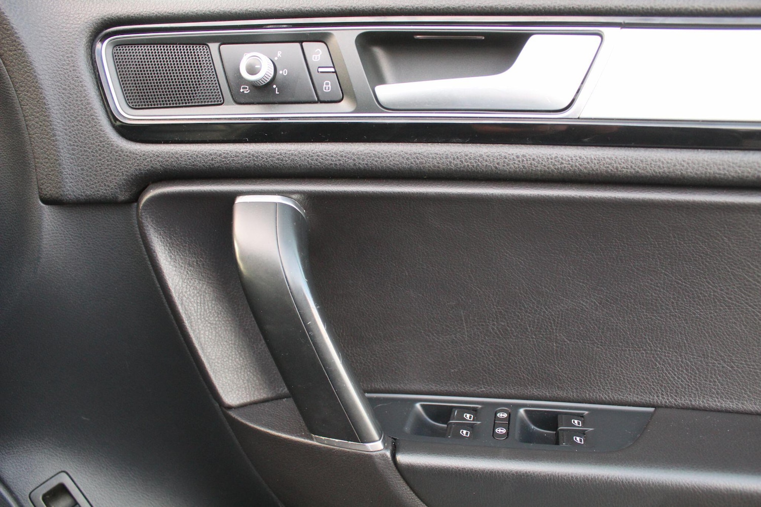 Used Volkswagen Touareg 2016 for sale - 76742892: Photo 35