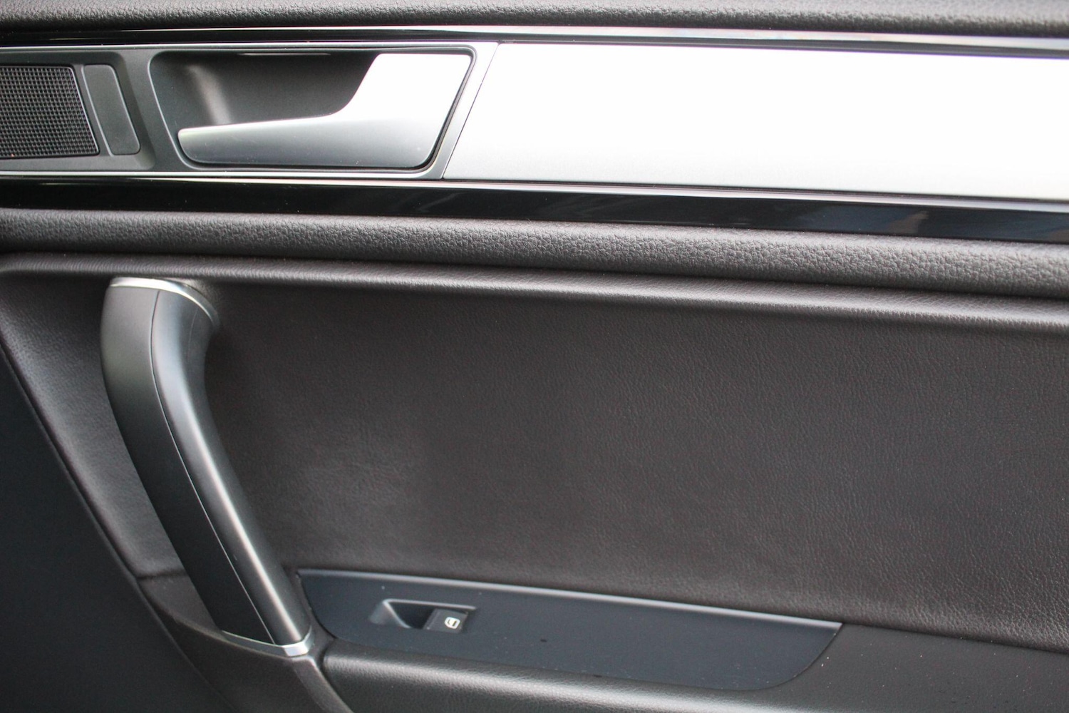 Used Volkswagen Touareg 2016 for sale - 76742892: Photo 37