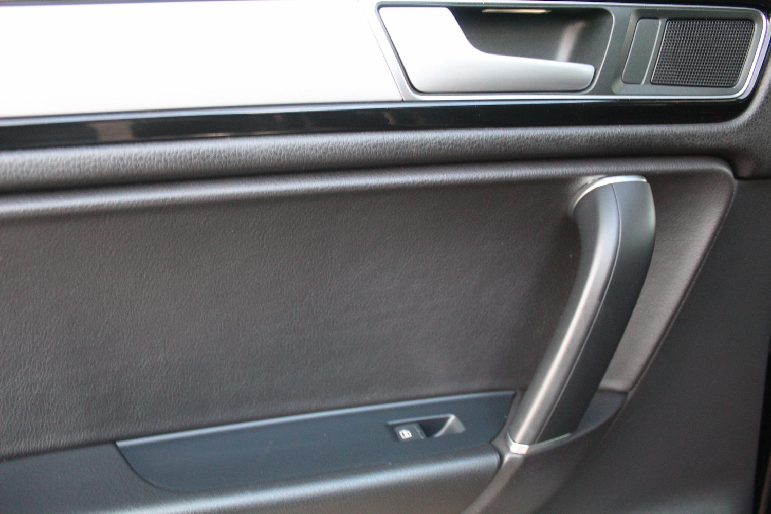 Used Volkswagen Touareg 2016 for sale - 76742892: Photo 39