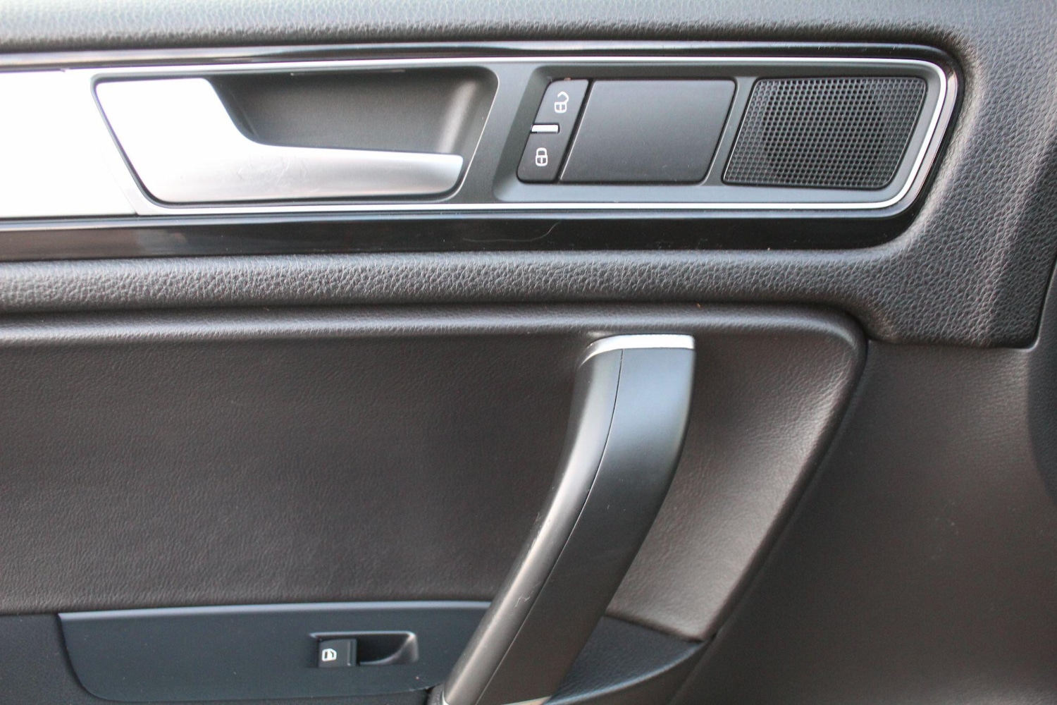 Used Volkswagen Touareg 2016 for sale - 76742892: Photo 40