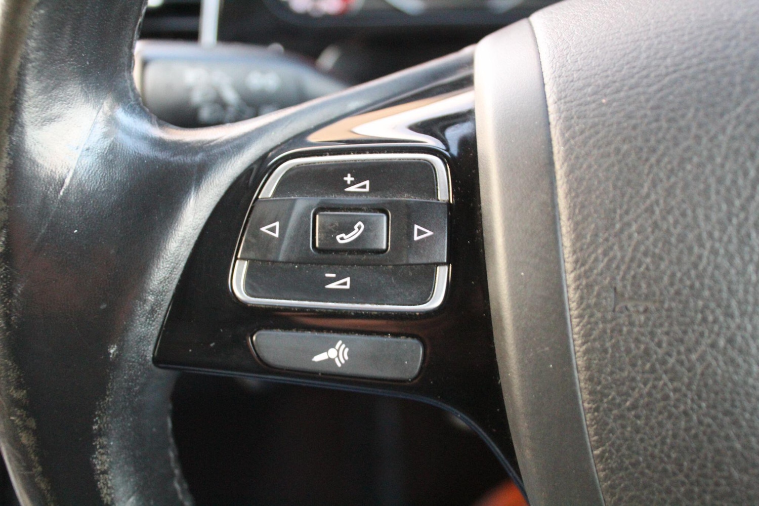 Used Volkswagen Touareg 2016 for sale - 76742892: Photo 41