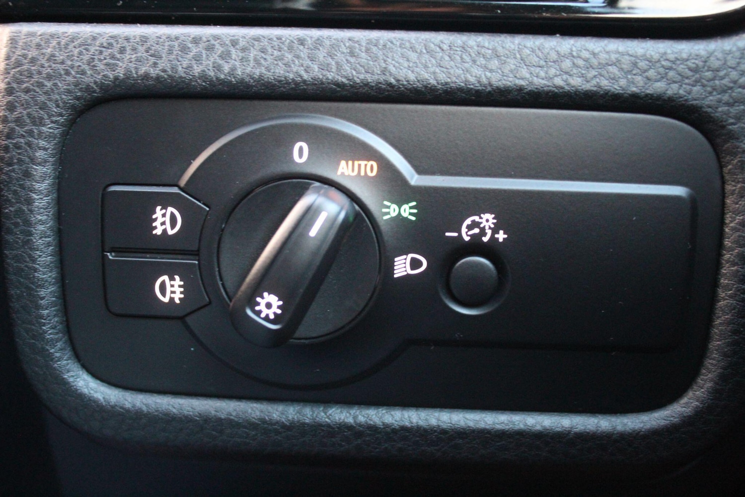 Used Volkswagen Touareg 2016 for sale - 76742892: Photo 43