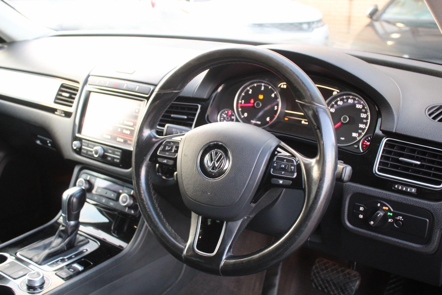 Used Volkswagen Touareg 2016 for sale - 76742892: Photo 51