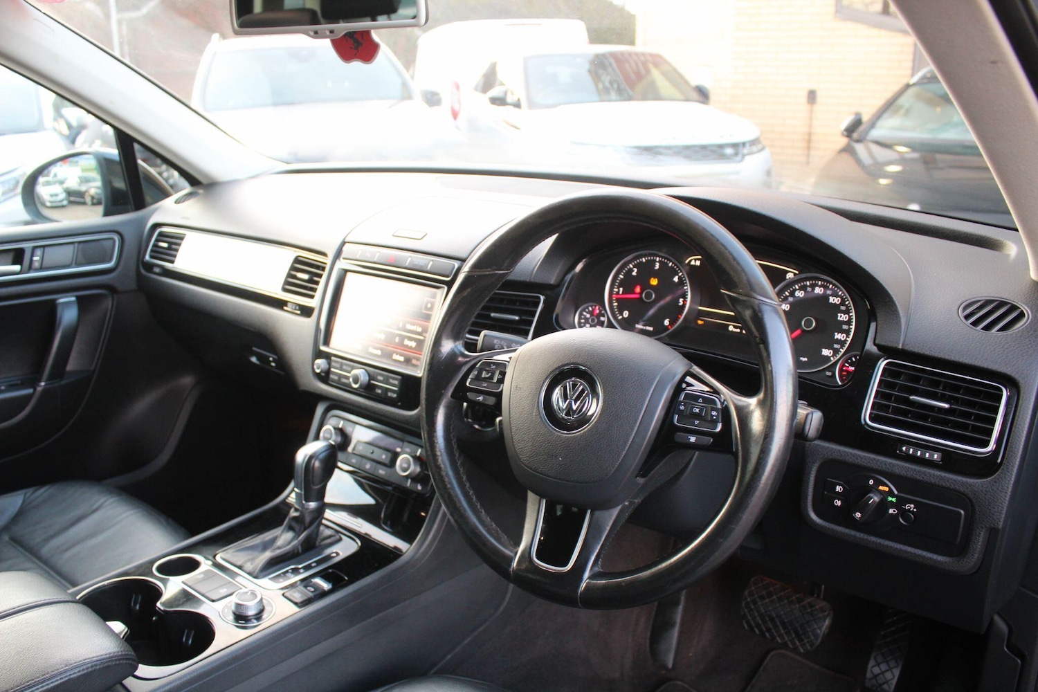 Used Volkswagen Touareg 2016 for sale - 76742892: Photo 53