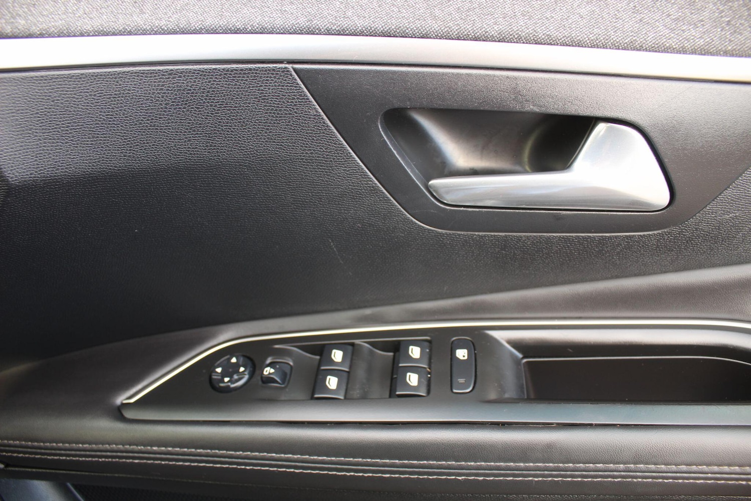 Used Peugeot 3008 2018 for sale - 76689685: Photo 31