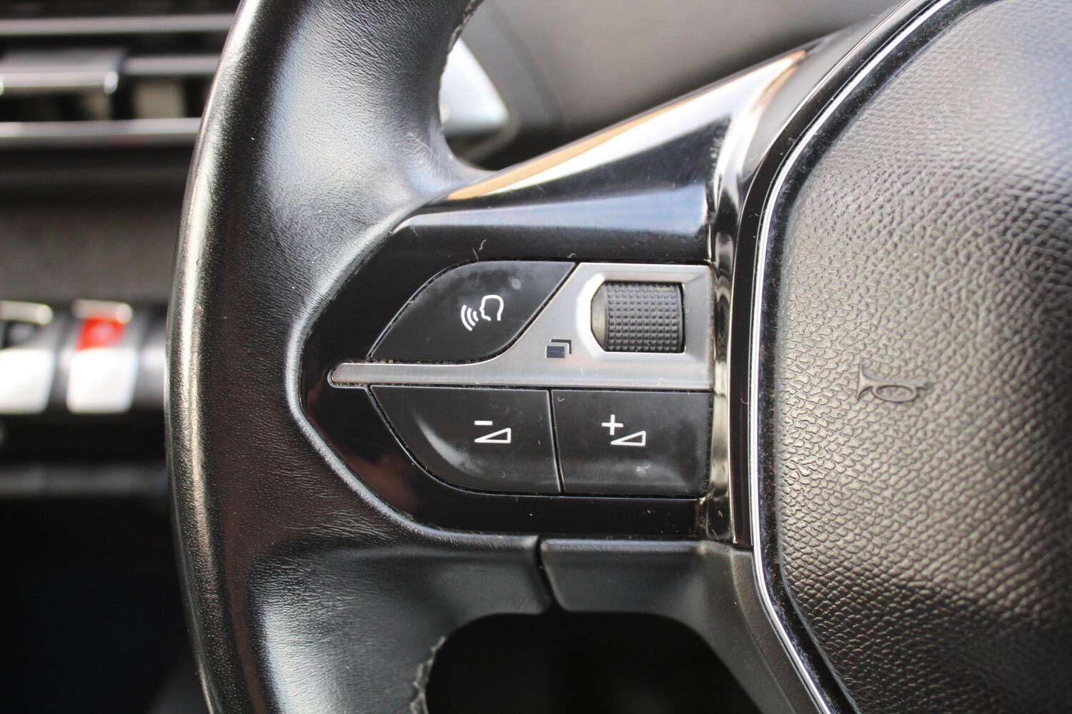 Used Peugeot 3008 2018 for sale - 76689685: Photo 33