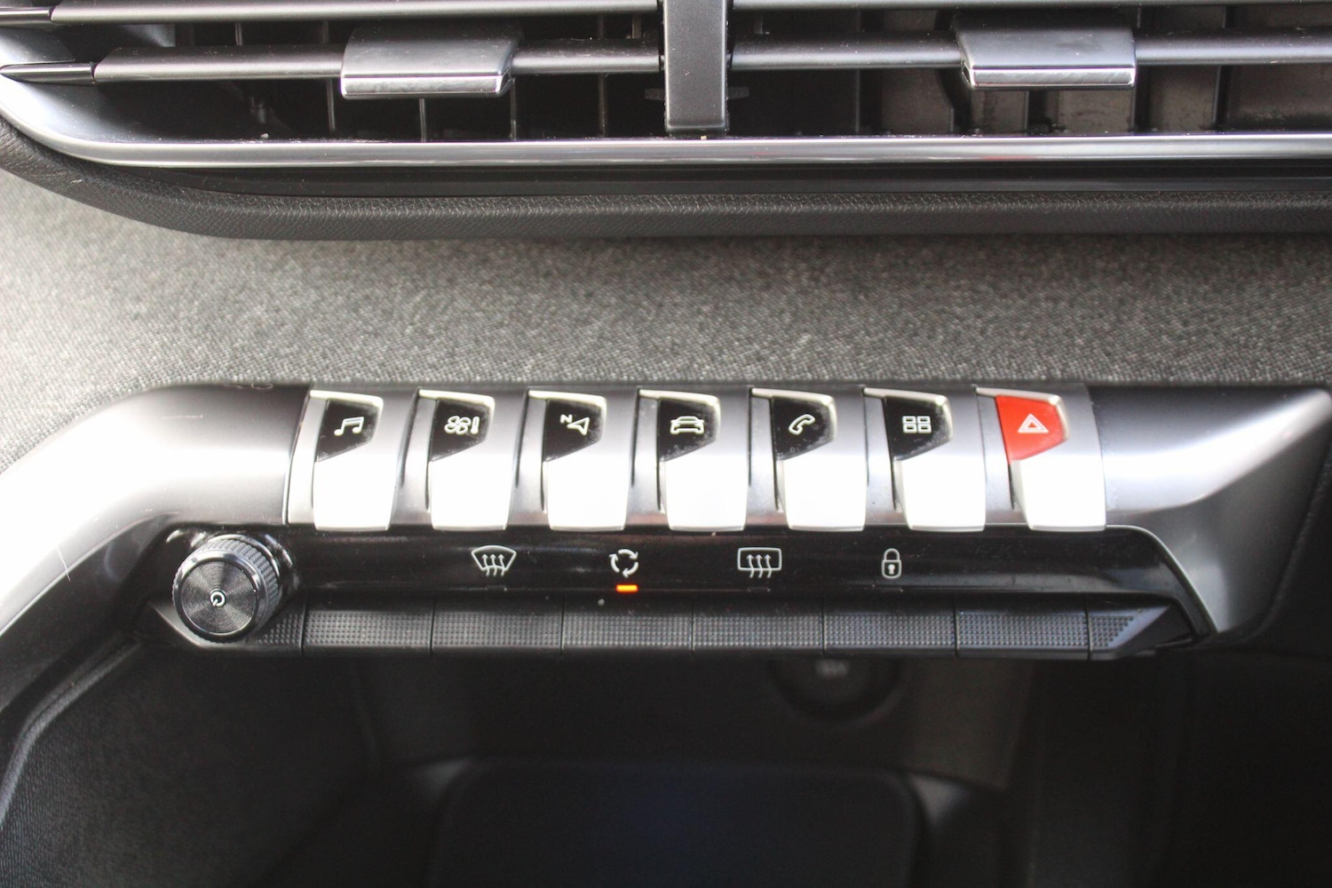 Used Peugeot 3008 2018 for sale - 76689685: Photo 34