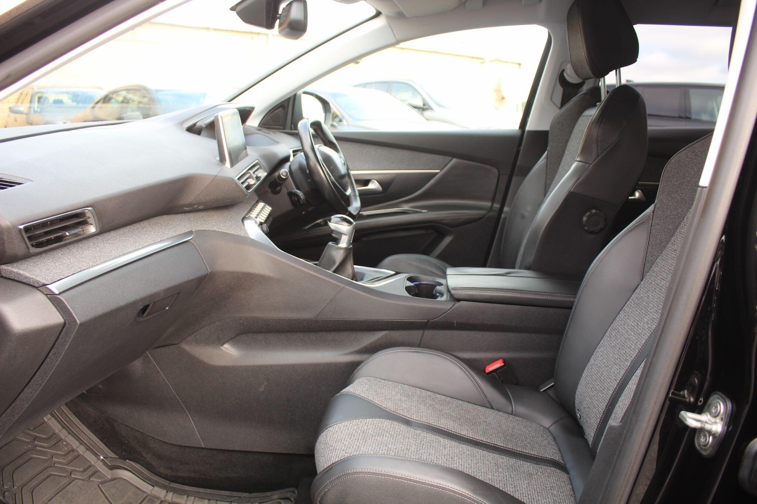 Used Peugeot 3008 2018 for sale - 76689685: Photo 46