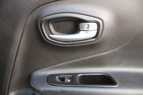 Used Jeep Renegade 2015 for sale - 76327015: Photo 16