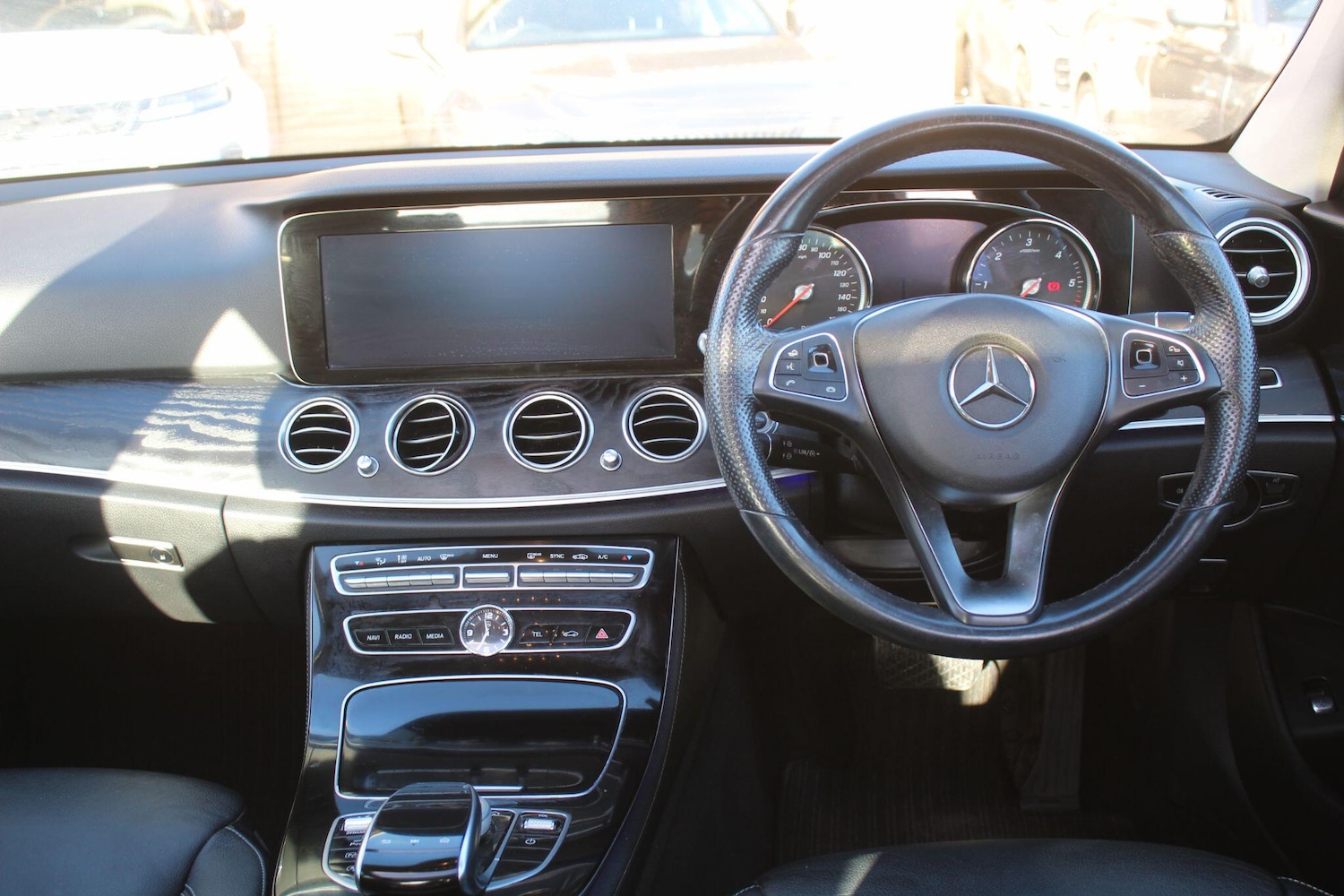 Used Mercedes-Benz E Class 2016 for sale - 76608309: Photo 22