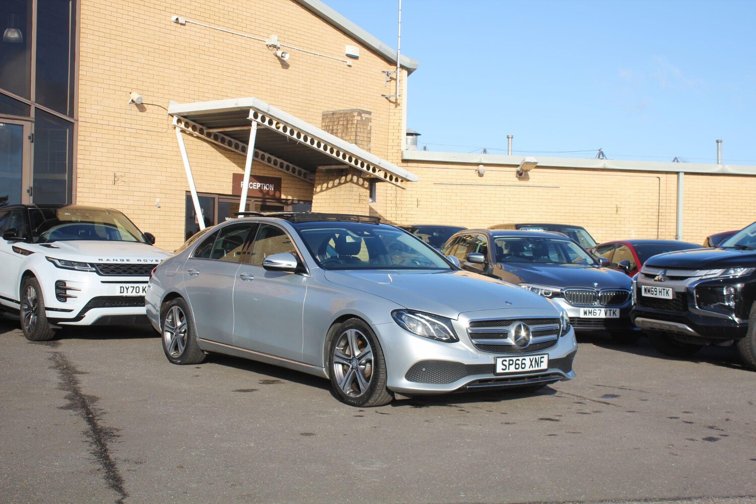 Used Mercedes-Benz E Class 2016 for sale - 76608309: Photo 3