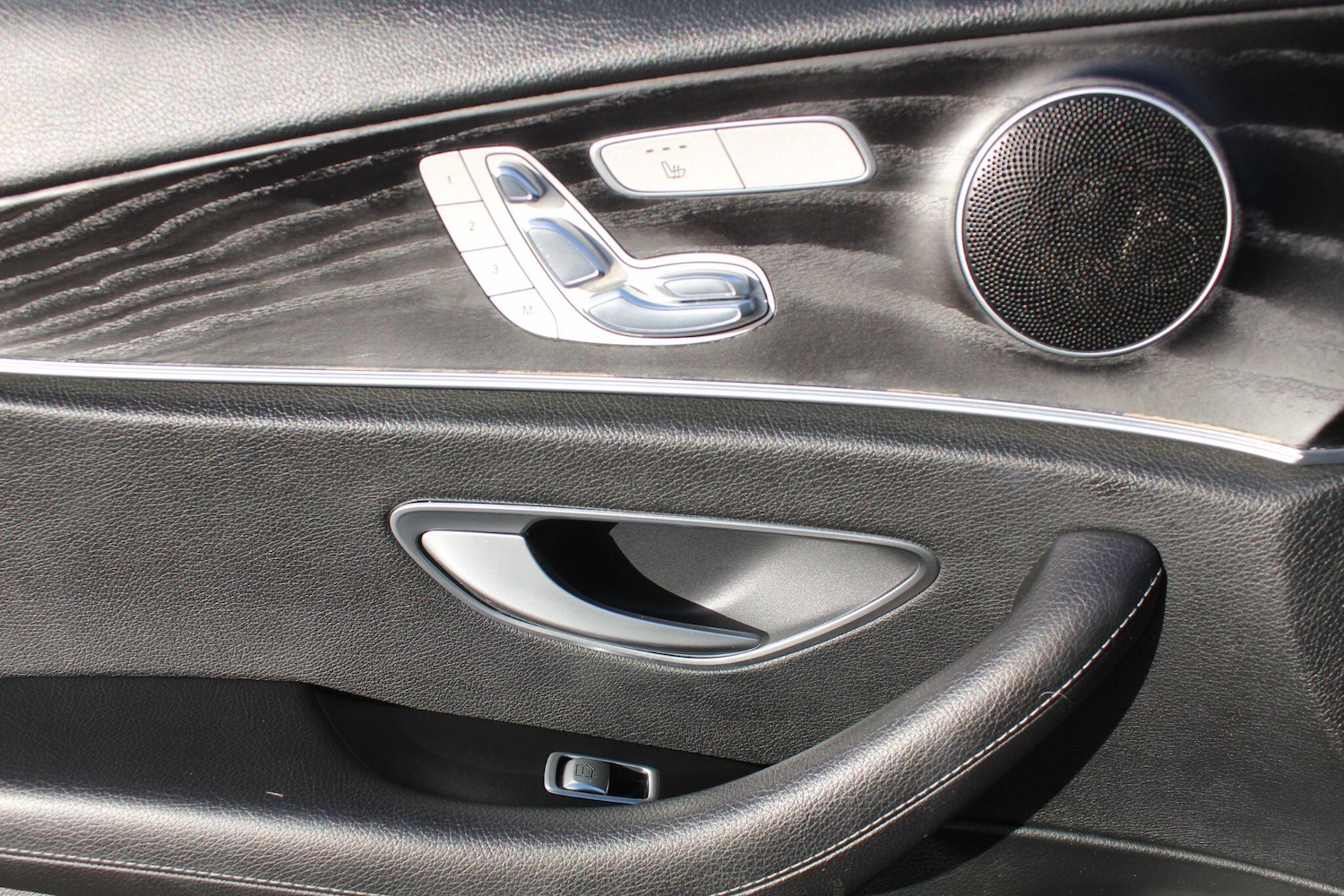 Used Mercedes-Benz E Class 2016 for sale - 76608309: Photo 33