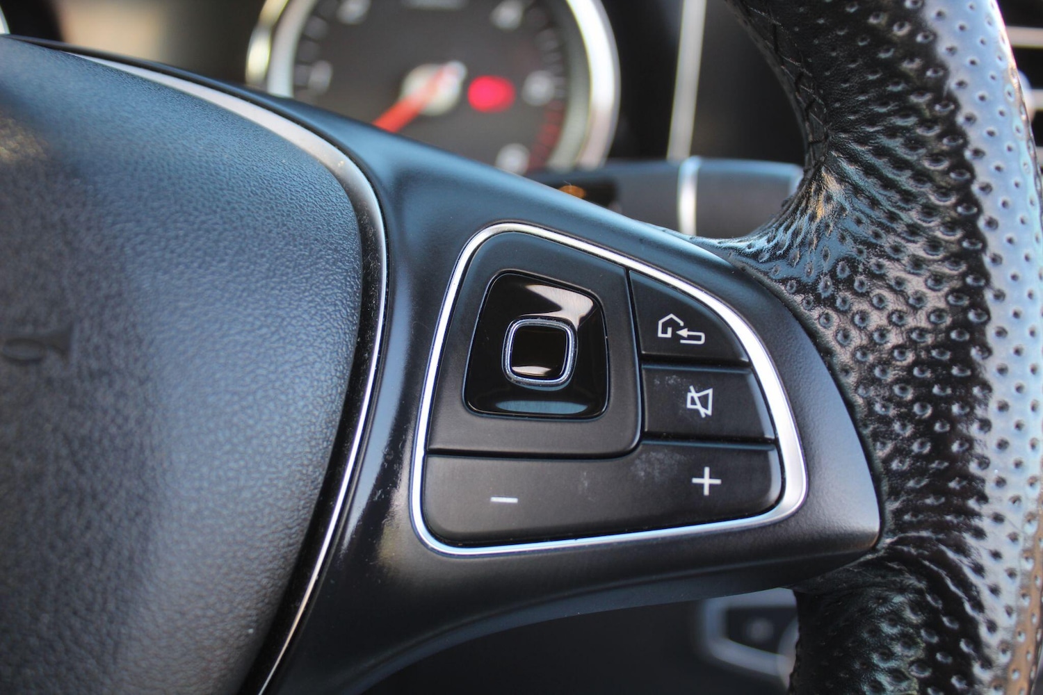 Used Mercedes-Benz E Class 2016 for sale - 76608309: Photo 35