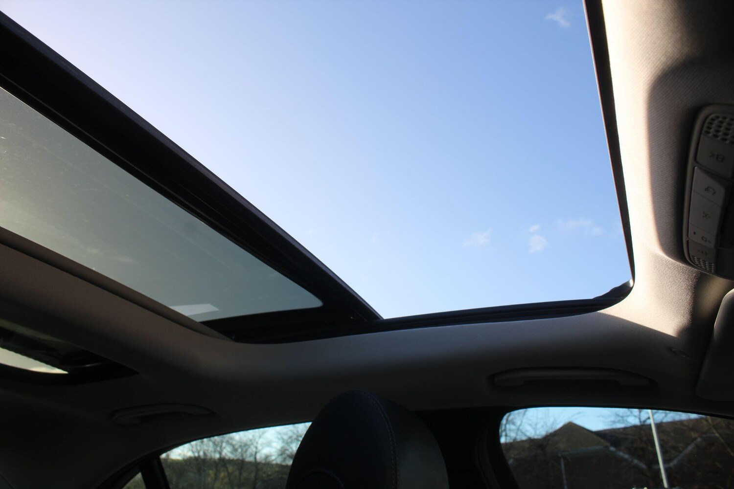 Used Mercedes-Benz E Class 2016 for sale - 76608309: Photo 48