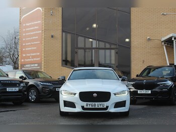 Used Jaguar XE 2019 for sale - 76781468: Photo