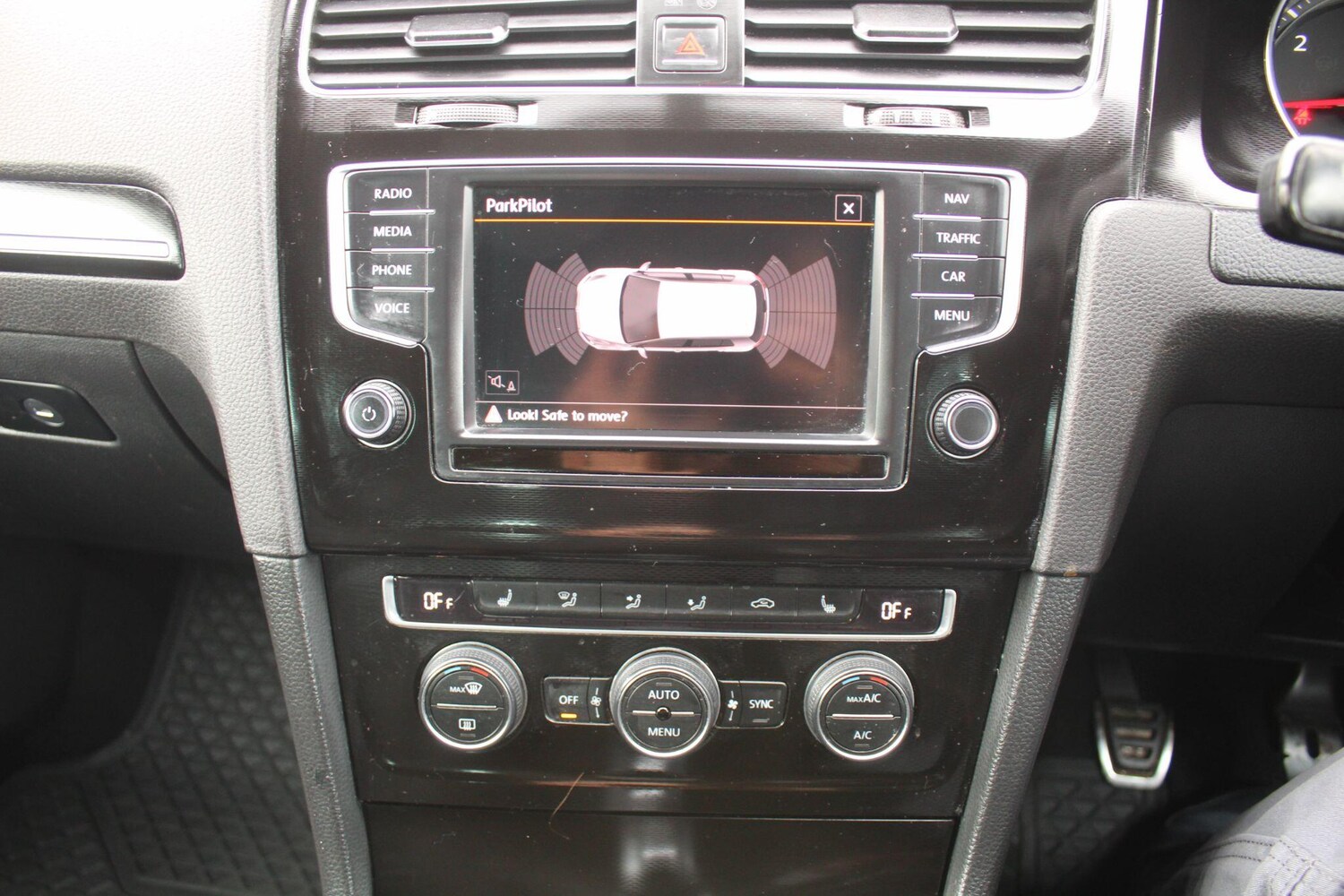 Used Volkswagen Golf 2016 for sale - 76380532: Photo 26