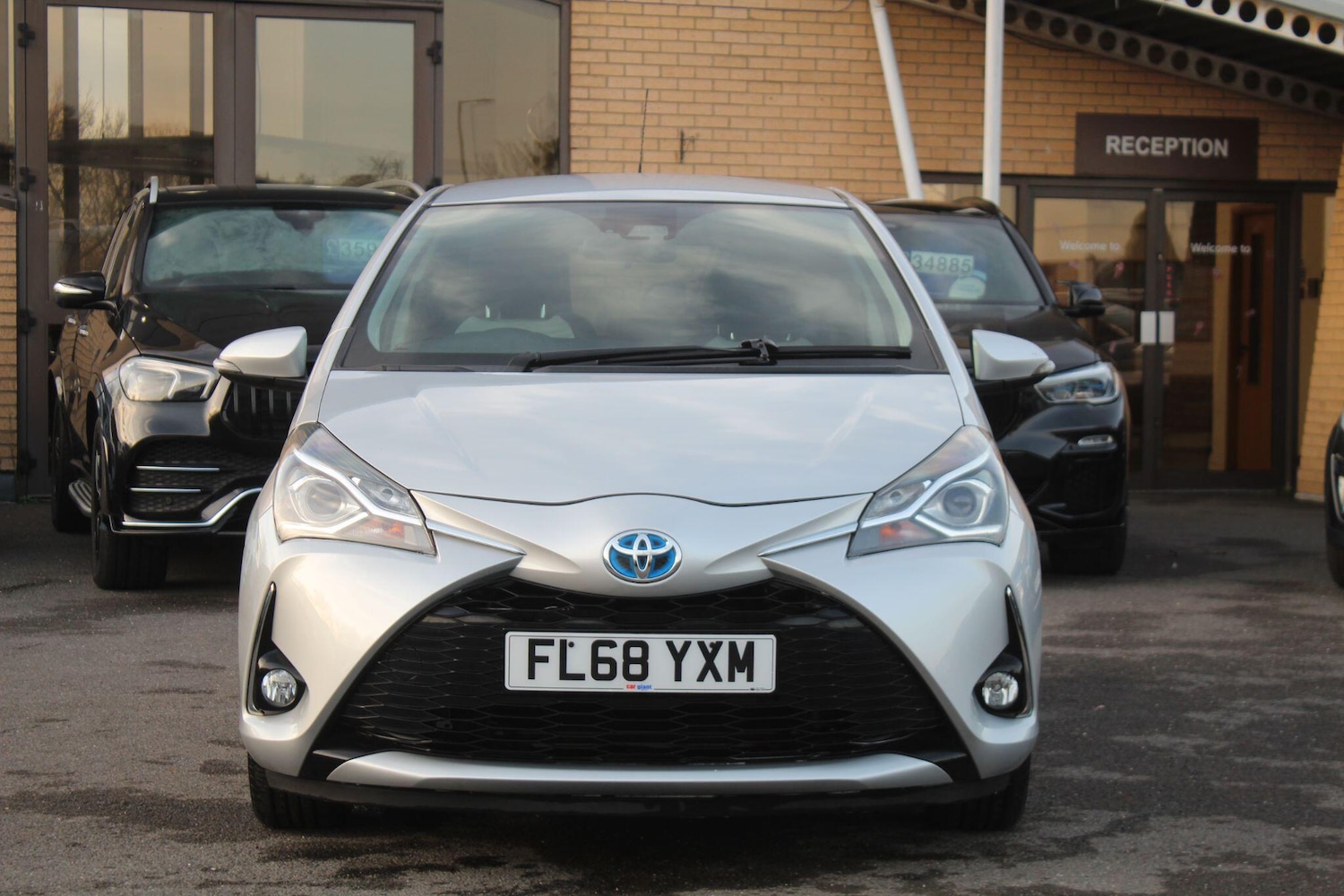 Used Toyota Yaris 2018 for sale - 76936702: Photo 2