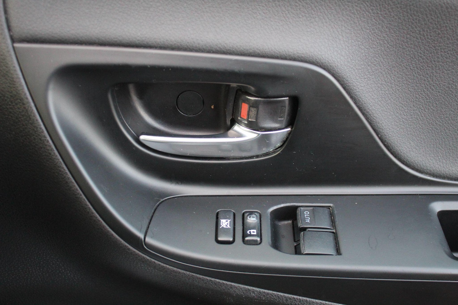 Used Toyota Yaris 2018 for sale - 76936702: Photo 25