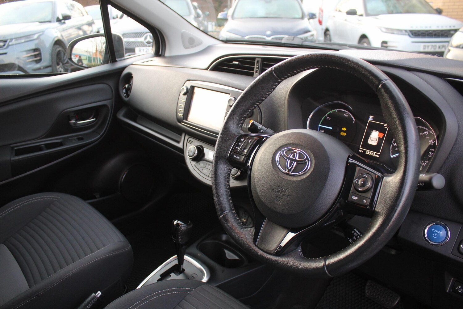 Used Toyota Yaris 2018 for sale - 76936702: Photo 27