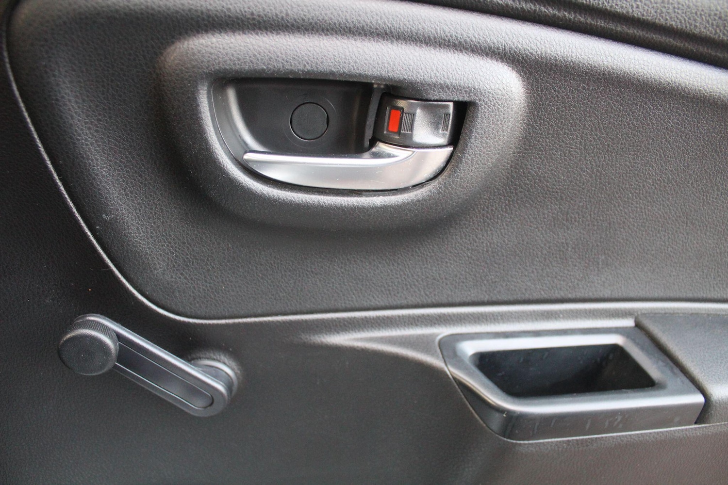 Used Toyota Yaris 2018 for sale - 76936702: Photo 28