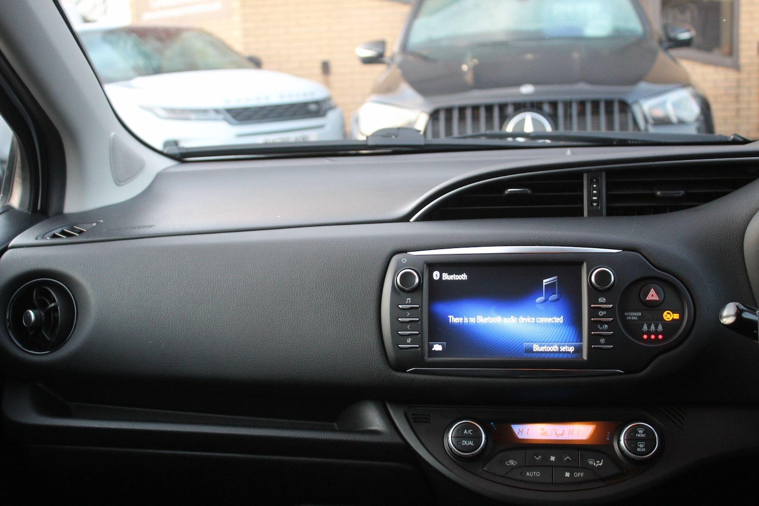 Used Toyota Yaris 2018 for sale - 76936702: Photo 32