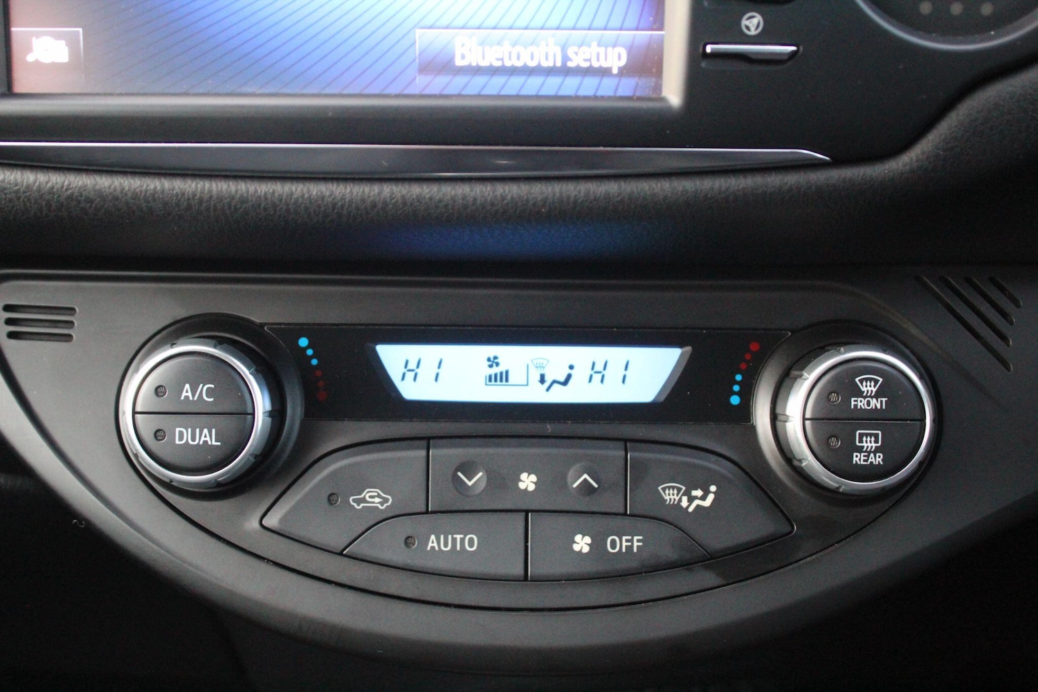 Used Toyota Yaris 2018 for sale - 76936702: Photo 43