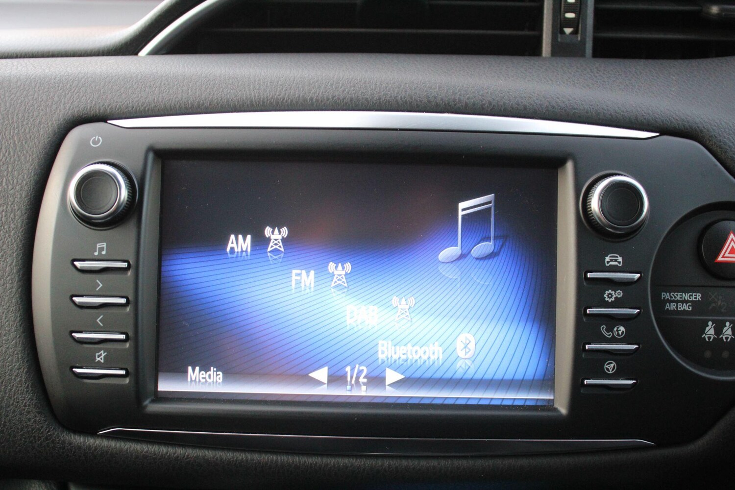 Used Toyota Yaris 2018 for sale - 76936702: Photo 45