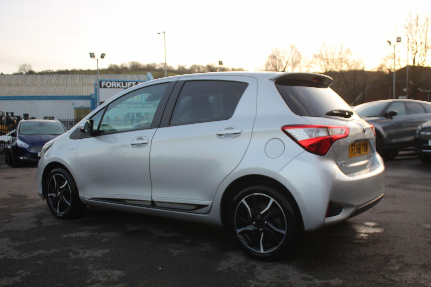 Used Toyota Yaris 2018 for sale - 76936702: Photo 6