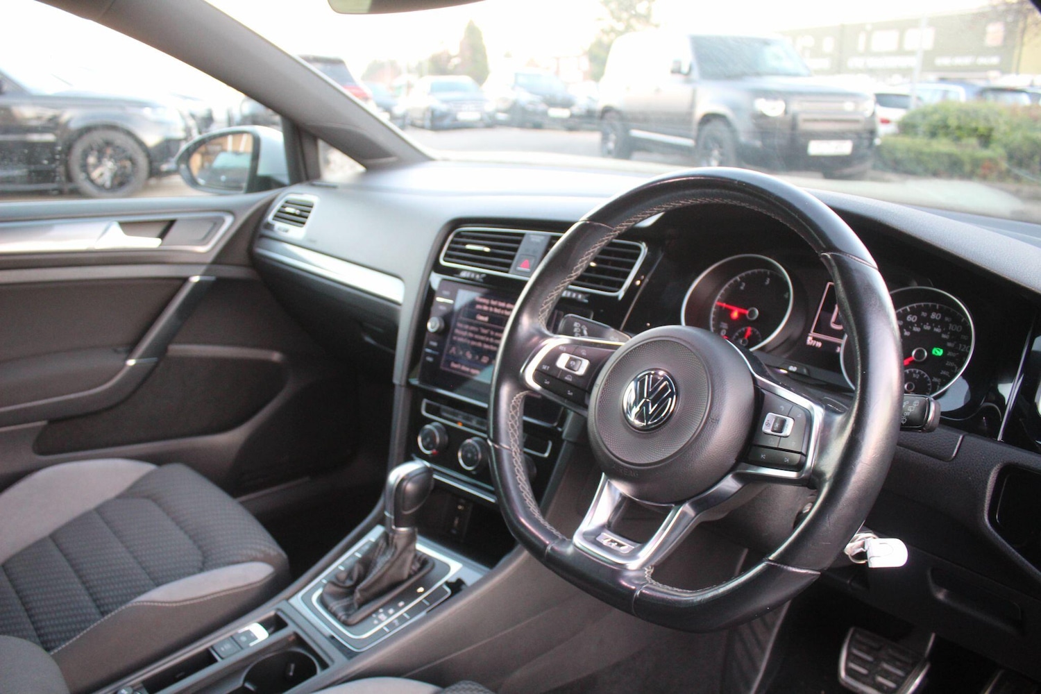 Used Volkswagen Golf 2018 for sale - 77015815: Photo 15