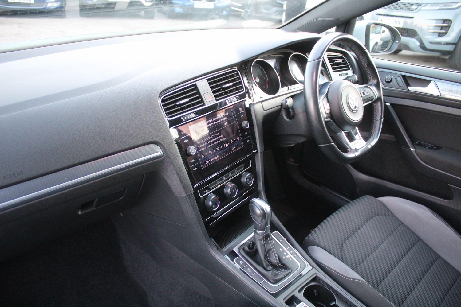 Used Volkswagen Golf 2018 for sale - 77015815: Photo 17