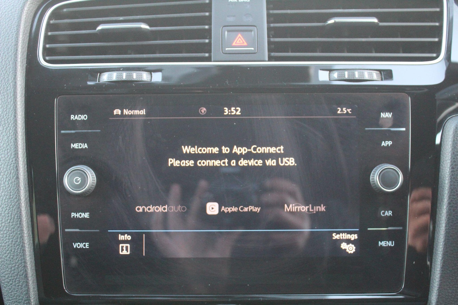 Used Volkswagen Golf 2018 for sale - 77015815: Photo 32