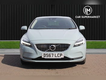 Used Volvo V40 2017 for sale - 76000975: Photo