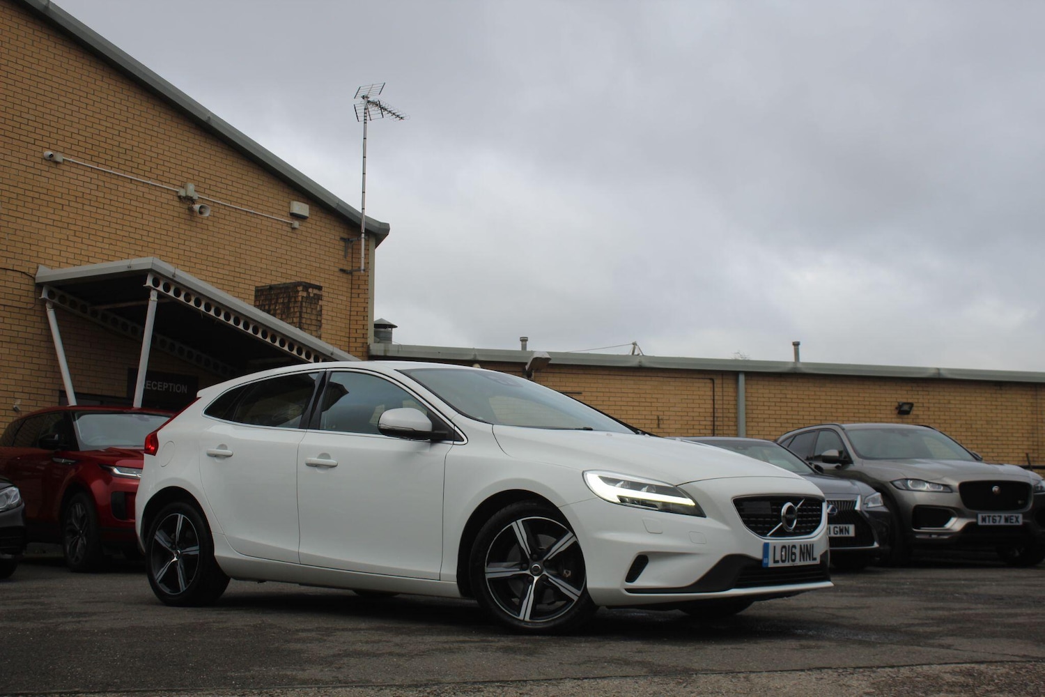 Used Volvo V40 2016 for sale - 76701597: Photo 10