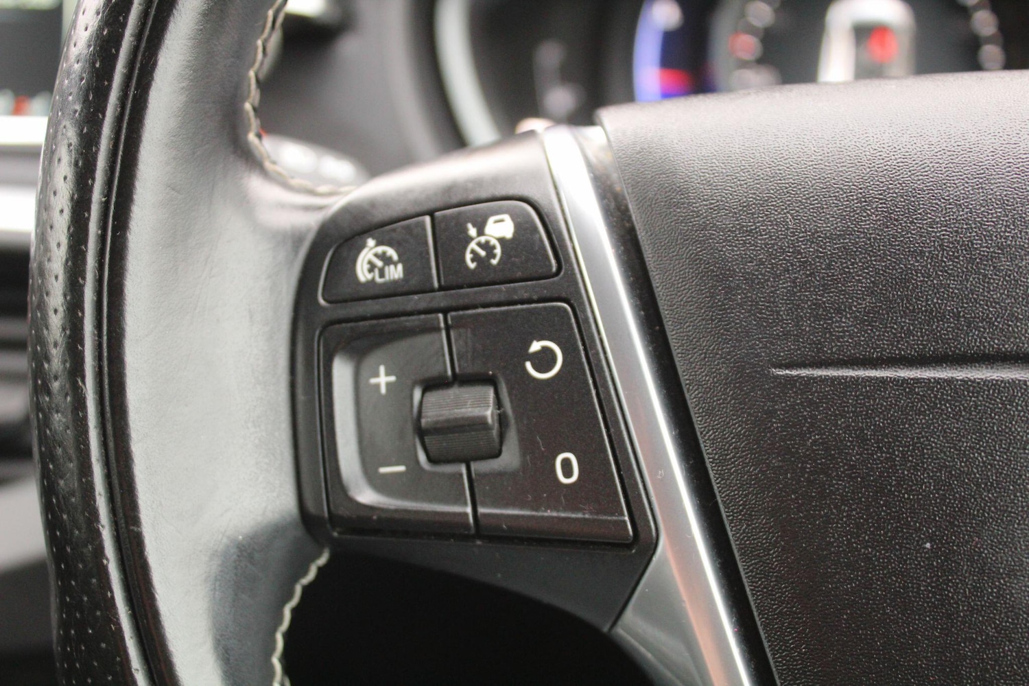 Used Volvo V40 2016 for sale - 76701597: Photo 39