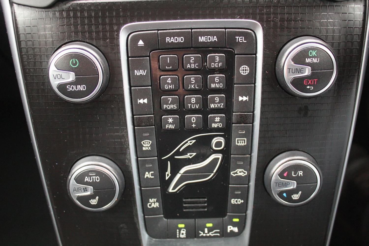 Used Volvo V40 2016 for sale - 76701597: Photo 42