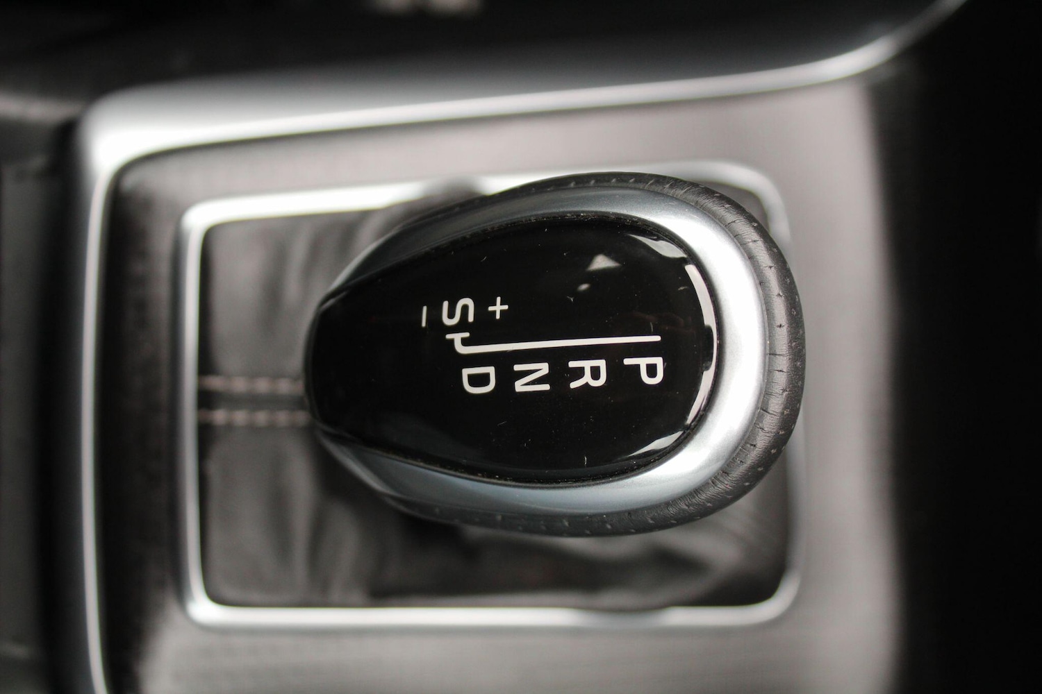 Used Volvo V40 2016 for sale - 76701597: Photo 43