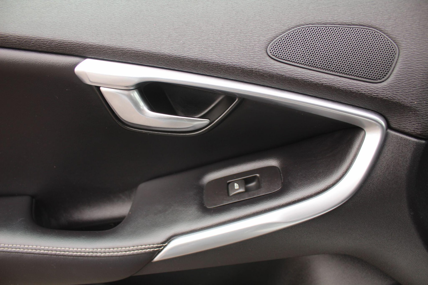 Used Volvo V40 2016 for sale - 76701597: Photo 44