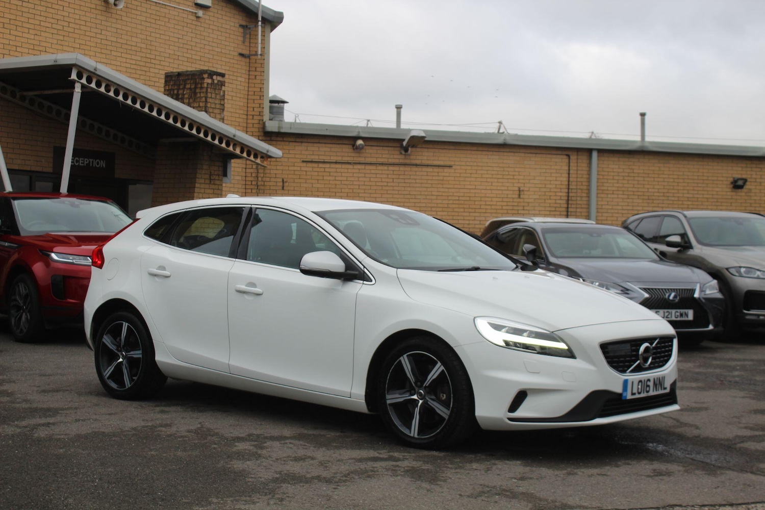 Used Volvo V40 2016 for sale - 76701597: Photo 7
