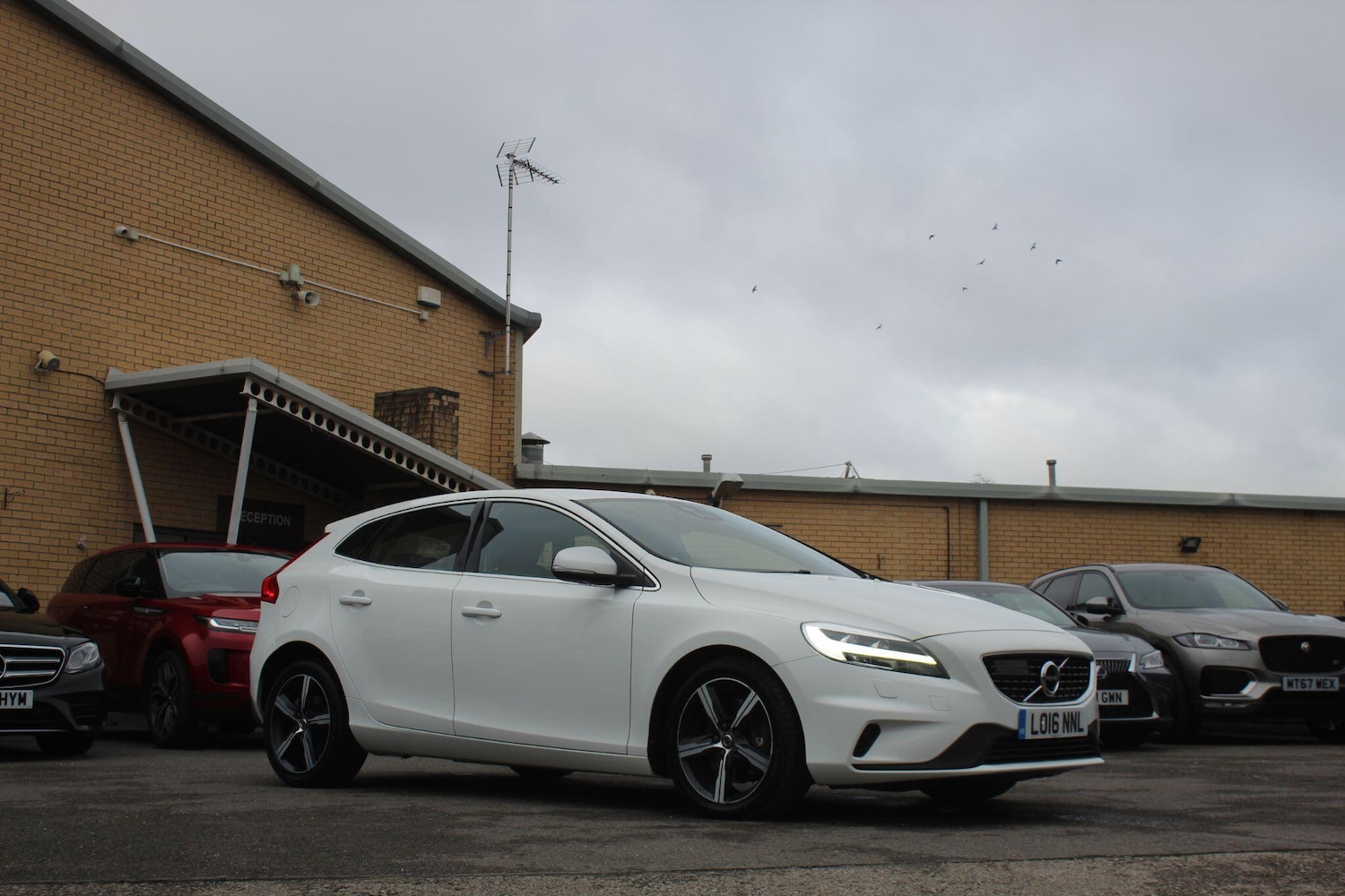 Used Volvo V40 2016 for sale - 76701597: Photo 8