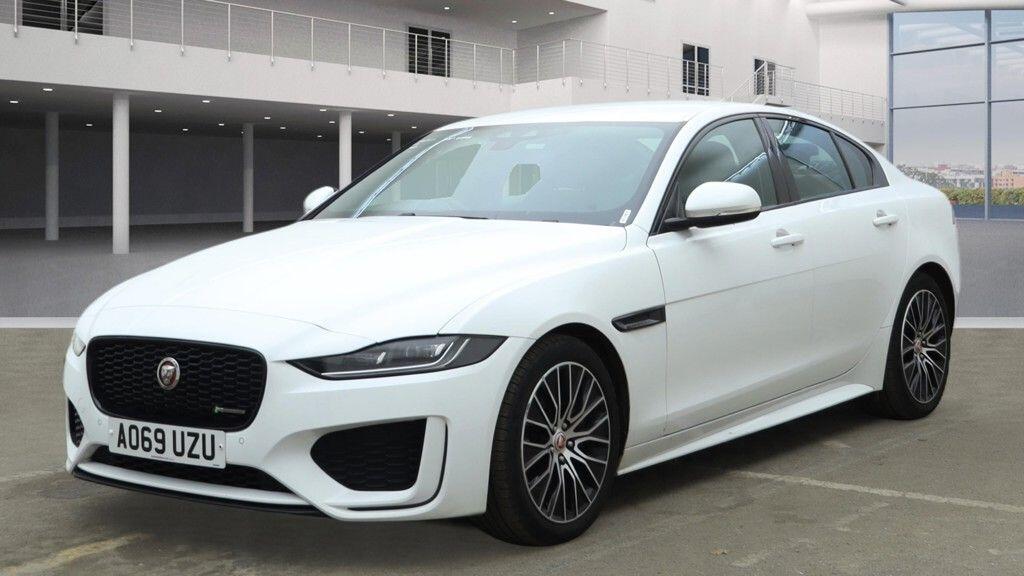Used Jaguar XE 2019 for sale - 77054084: Photo 2